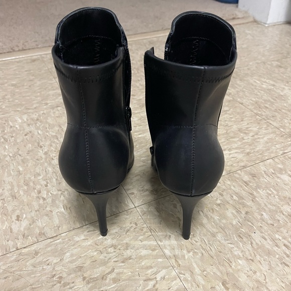 Gorgeous Pointed Toe Ankle Boots - Picture 8 of 8